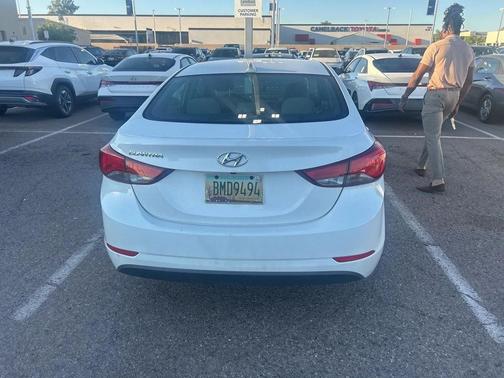 2015 Hyundai ELANTRA SE