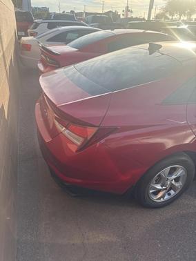 2023 Hyundai ELANTRA SE