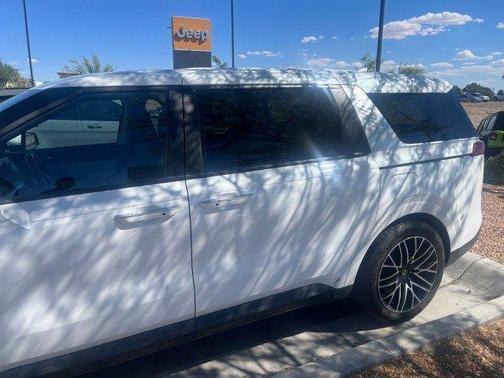 2022 Kia Carnival LX