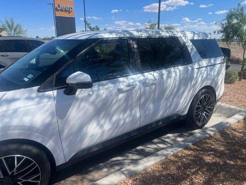 2022 Kia Carnival LX