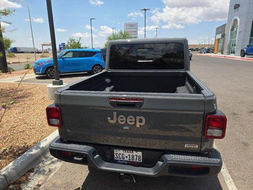 2021 Jeep Gladiator Overland