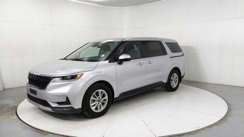 2023 Kia Carnival LX
