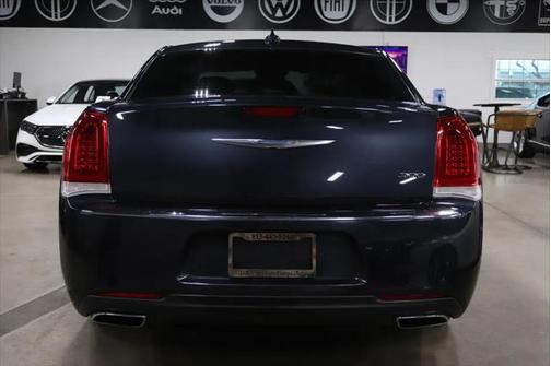 2017 Chrysler 300 Limited