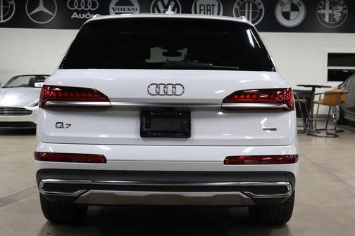 2021 Audi Q7 55 Premium Plus
