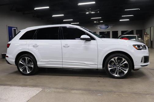 2021 Audi Q7 55 Premium Plus