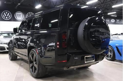 2023 Land Rover Defender 130 X-Dynamic SE