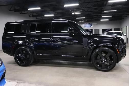 2023 Land Rover Defender 130 X-Dynamic SE