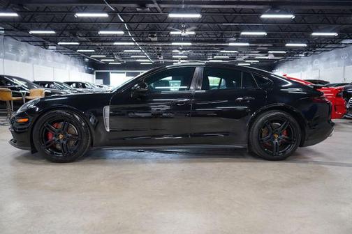 Black 2018 Porsche Panamera Base