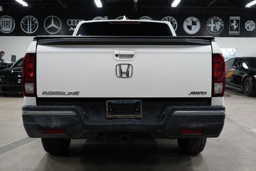 White Diamond Pearl 2017 Honda Ridgeline RTL