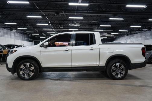 White Diamond Pearl 2017 Honda Ridgeline RTL