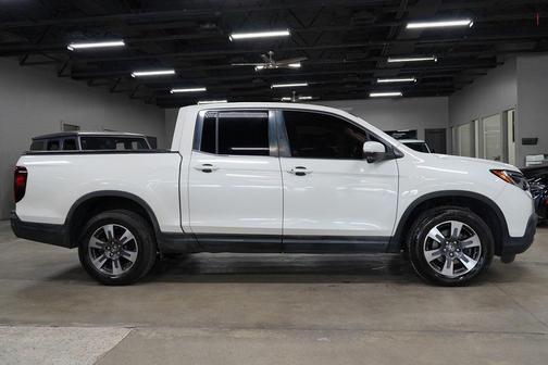 White Diamond Pearl 2017 Honda Ridgeline RTL