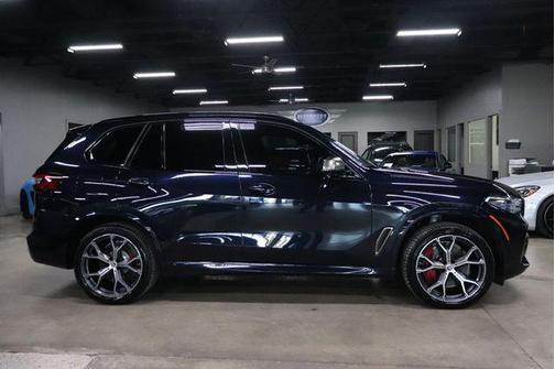 Carbon Black Metallic 2023 BMW X5 M50i