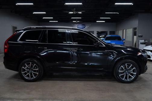 Onyx Black Metallic 2018 Volvo XC90 T6 Momentum