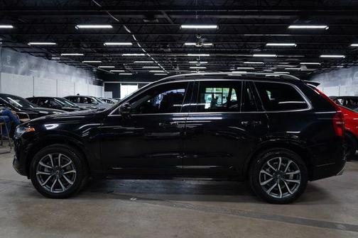 Onyx Black Metallic 2018 Volvo XC90 T6 Momentum