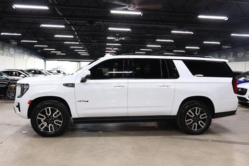 2022 GMC Yukon XL 4WD AT4