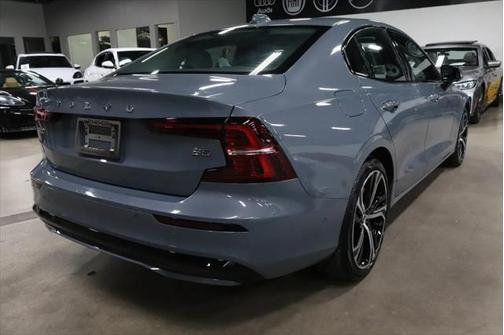 2024 Volvo S60 B5 Plus Dark Theme