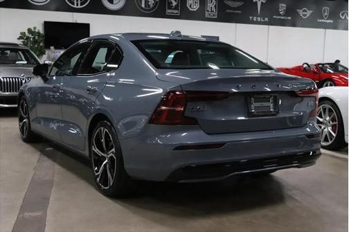 2024 Volvo S60 B5 Plus Dark Theme