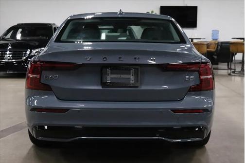 2024 Volvo S60 B5 Plus Dark Theme