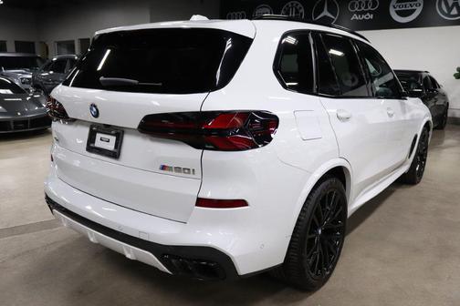 2024 BMW X5 M60i