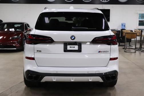 2024 BMW X5 M60i
