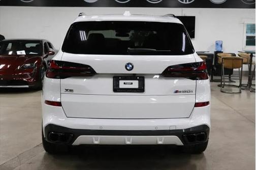 2024 BMW X5 M60i
