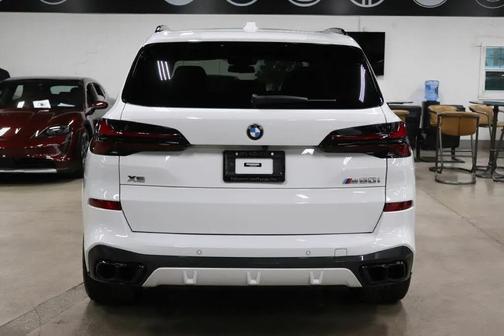 2024 BMW X5 M60i