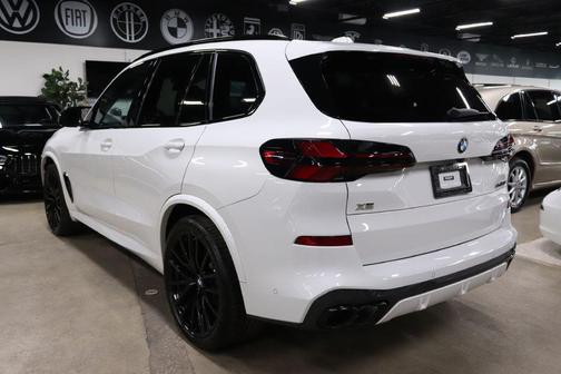 2024 BMW X5 M60i