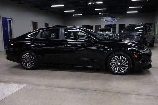 2023 Hyundai SONATA Hybrid Limited