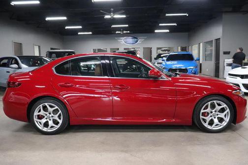 Alfa Rosso 2021 Alfa Romeo Giulia Ti