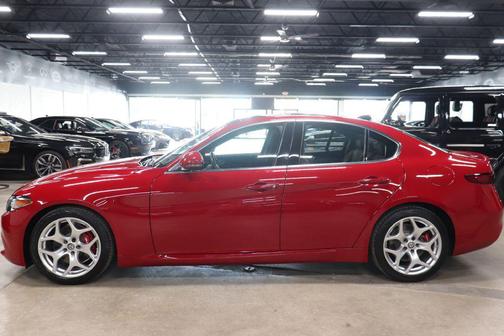 RED 2021 Alfa Romeo Giulia Ti