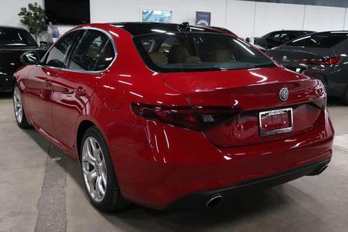 Alfa Rosso 2021 Alfa Romeo Giulia Ti