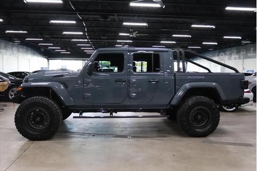 2024 Jeep Gladiator Nighthawk