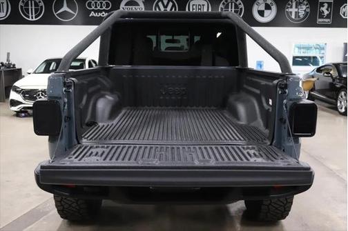 2024 Jeep Gladiator Nighthawk