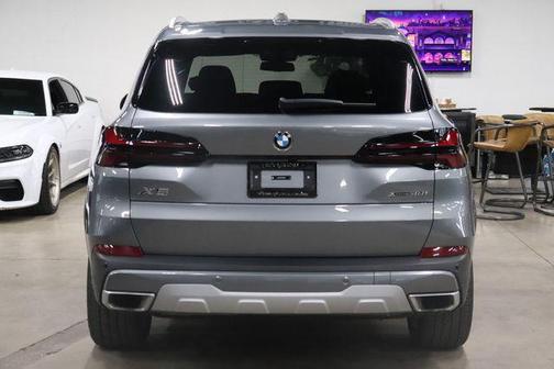 Gray Metallic 2026 BMW X5 xDrive40i