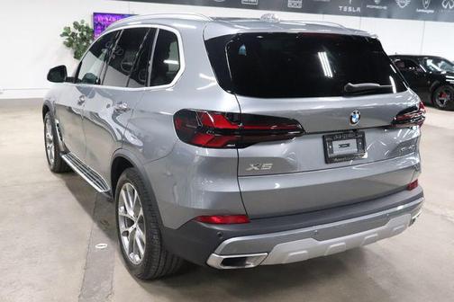 Gray Metallic 2026 BMW X5 xDrive40i