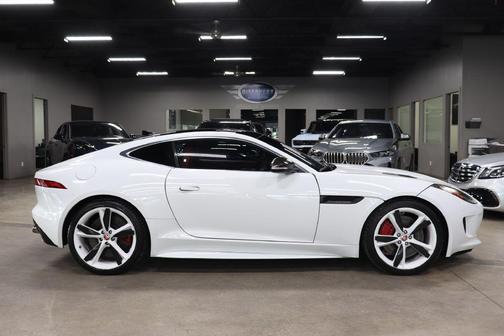 2016 Jaguar F-TYPE R