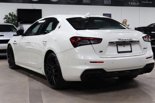 2022 Maserati Ghibli Modena Q4