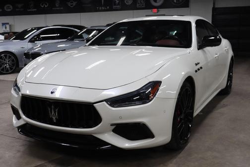 2022 Maserati Ghibli Modena Q4