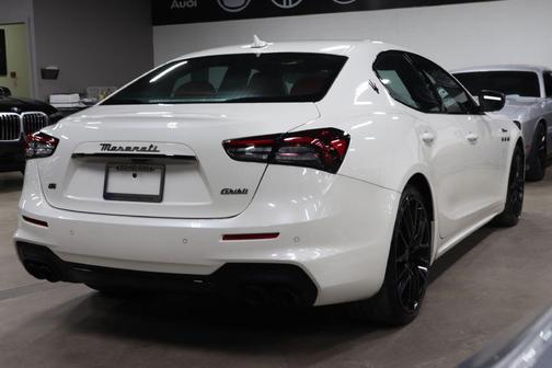 2022 Maserati Ghibli Modena Q4