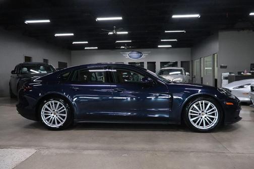 2020 Porsche Panamera 4