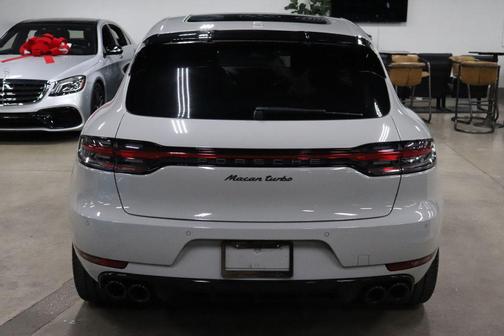 Volcano Grey Metallic 2021 Porsche Macan Macan Turbo