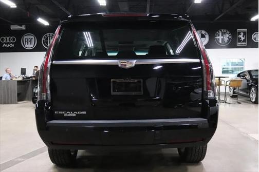 2018 Cadillac Escalade Luxury