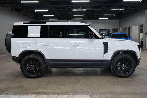 2025 Land Rover Defender 110 P300