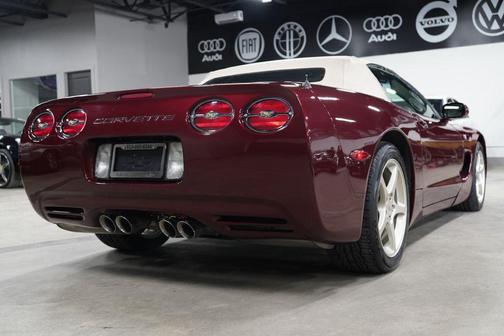 BURG 2003 Chevrolet Corvette Base