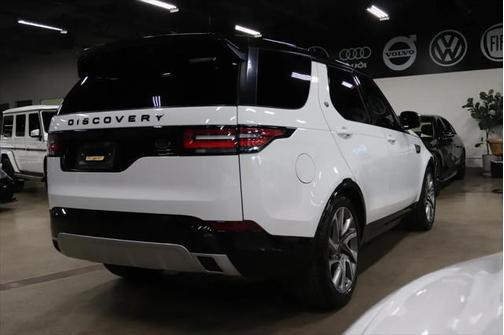 2020 Land Rover Discovery Landmark Edition