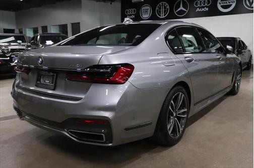 2022 BMW 750 i xDrive
