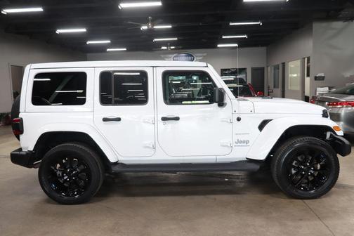 Bright White Clearcoat 2023 Jeep Wrangler 4xe Sahara