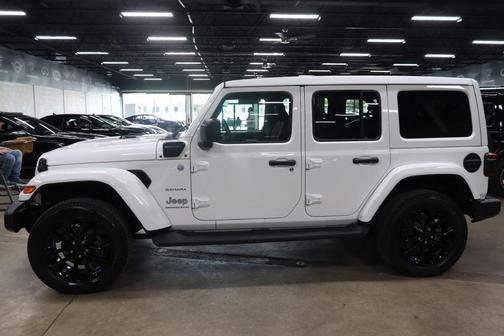 Bright White Clearcoat 2023 Jeep Wrangler 4xe Sahara