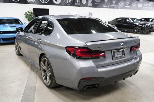 Skyscraper Gray Metallic 2023 BMW M550 i Xdrive