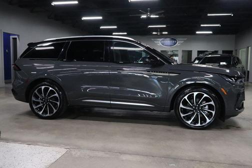 2024 Lincoln Nautilus Black Label